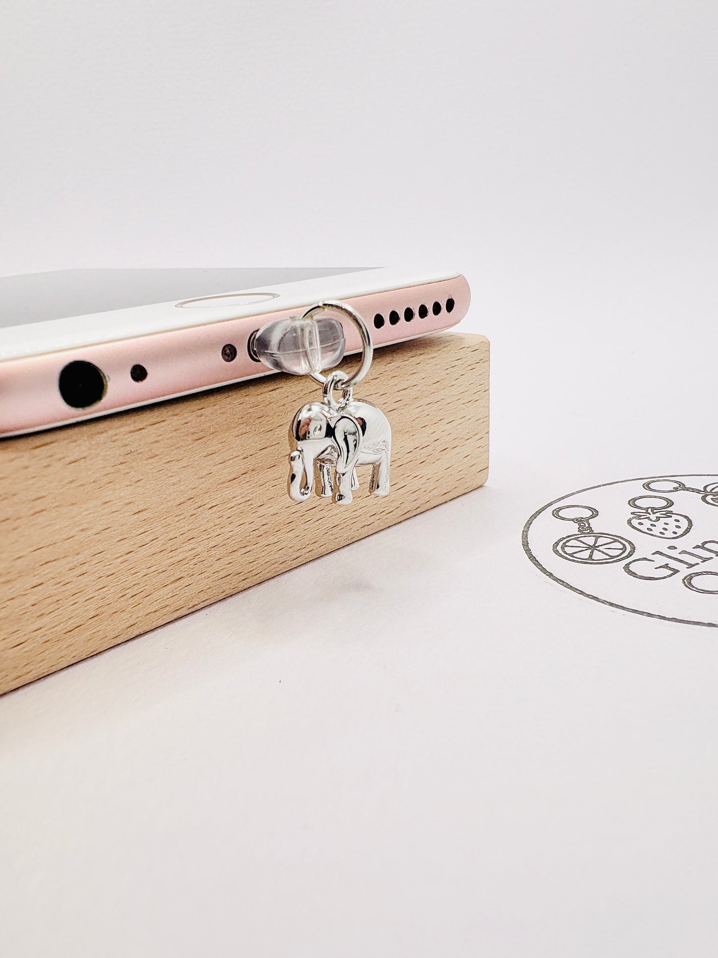 Elefanten Charm als symbolischer Begleiter für Glück und Weisheit