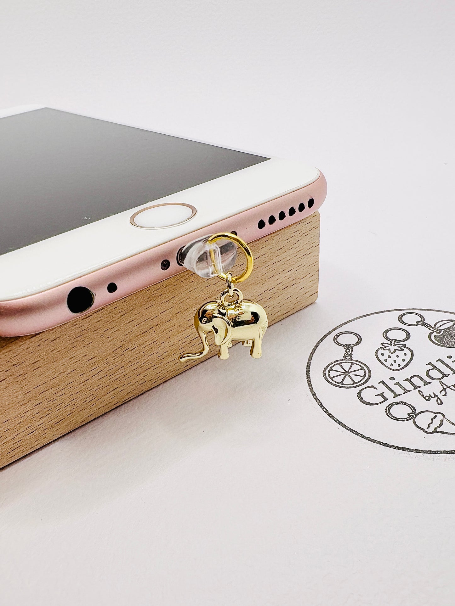 Elefanten Charm als symbolischer Begleiter für Glück und Weisheit