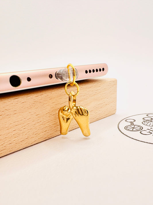 Pinky Promise Charm in Gold. Symbol für Versprechen und tiefe Freundschaft