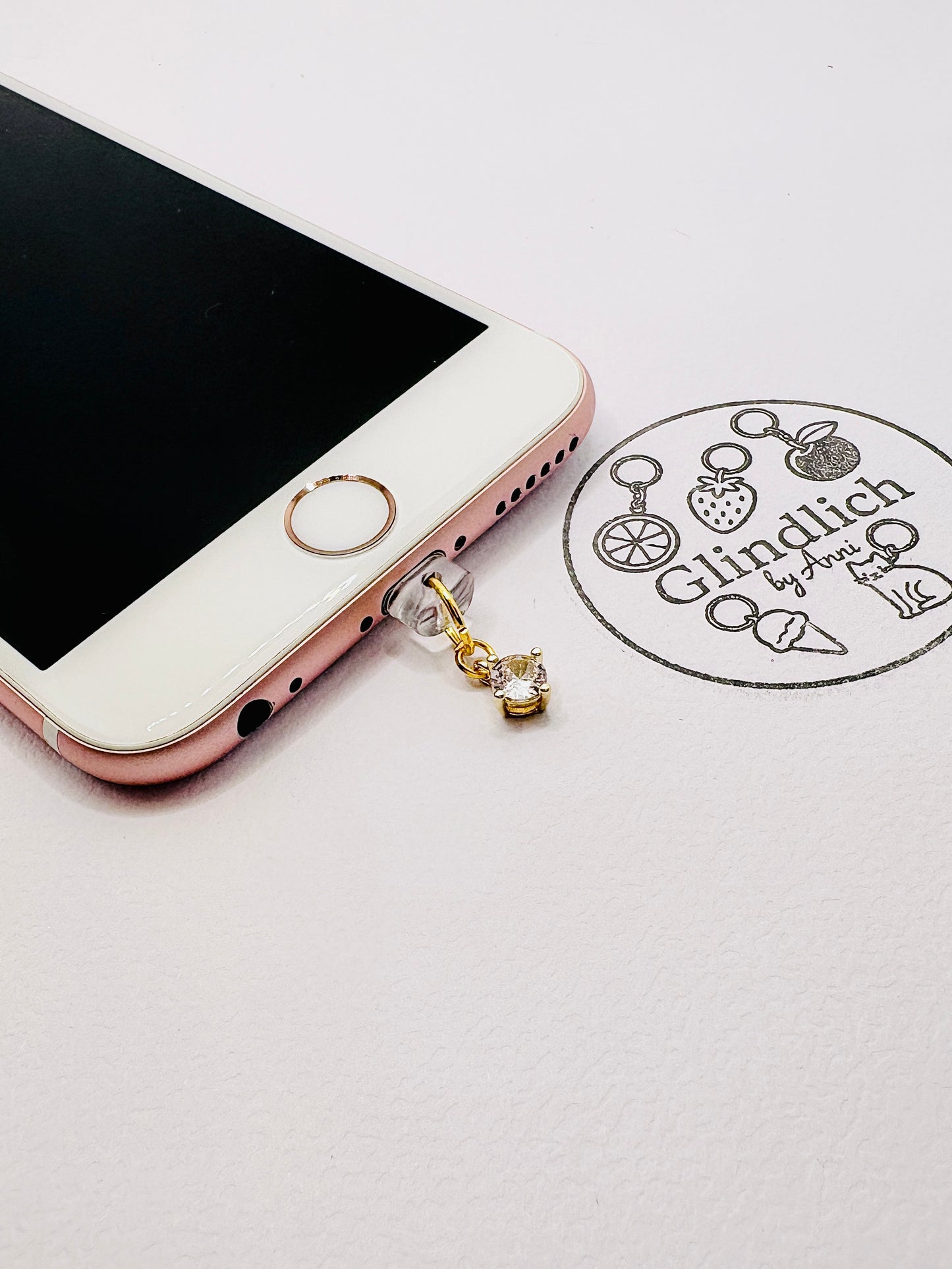 Funkelnder Kristall Charm. Elegantes Schmuckstück für dein Handy