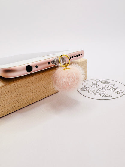 Rosa Pompom Charm mit weicher Haptik. Charm Anhänger für ein flauschiges Upgrade