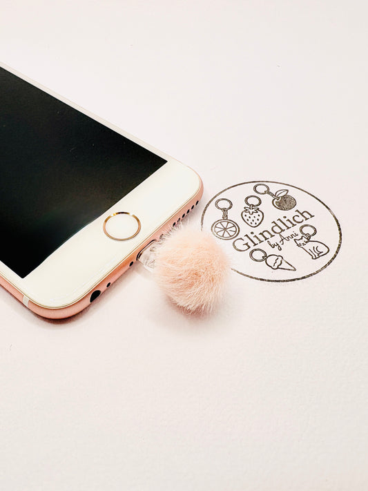 Rosa Pompom Charm mit weicher Haptik. Charm Anhänger für ein flauschiges Upgrade