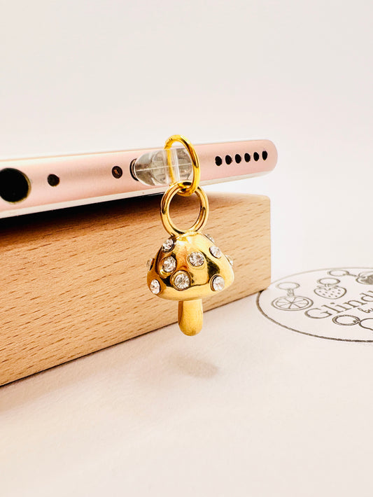 Goldener Pilz Charm mit funkelnden Kristallen. Charm Anhänger als Glucksbringer