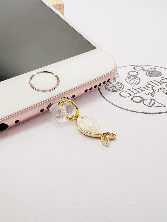 Eleganter Fisch Charm. Charm Anhänger für maritime Momente