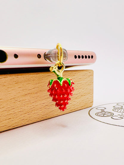 Erdbeere Handy Charm. Süße Sommerversuchung fürs Smartphone.