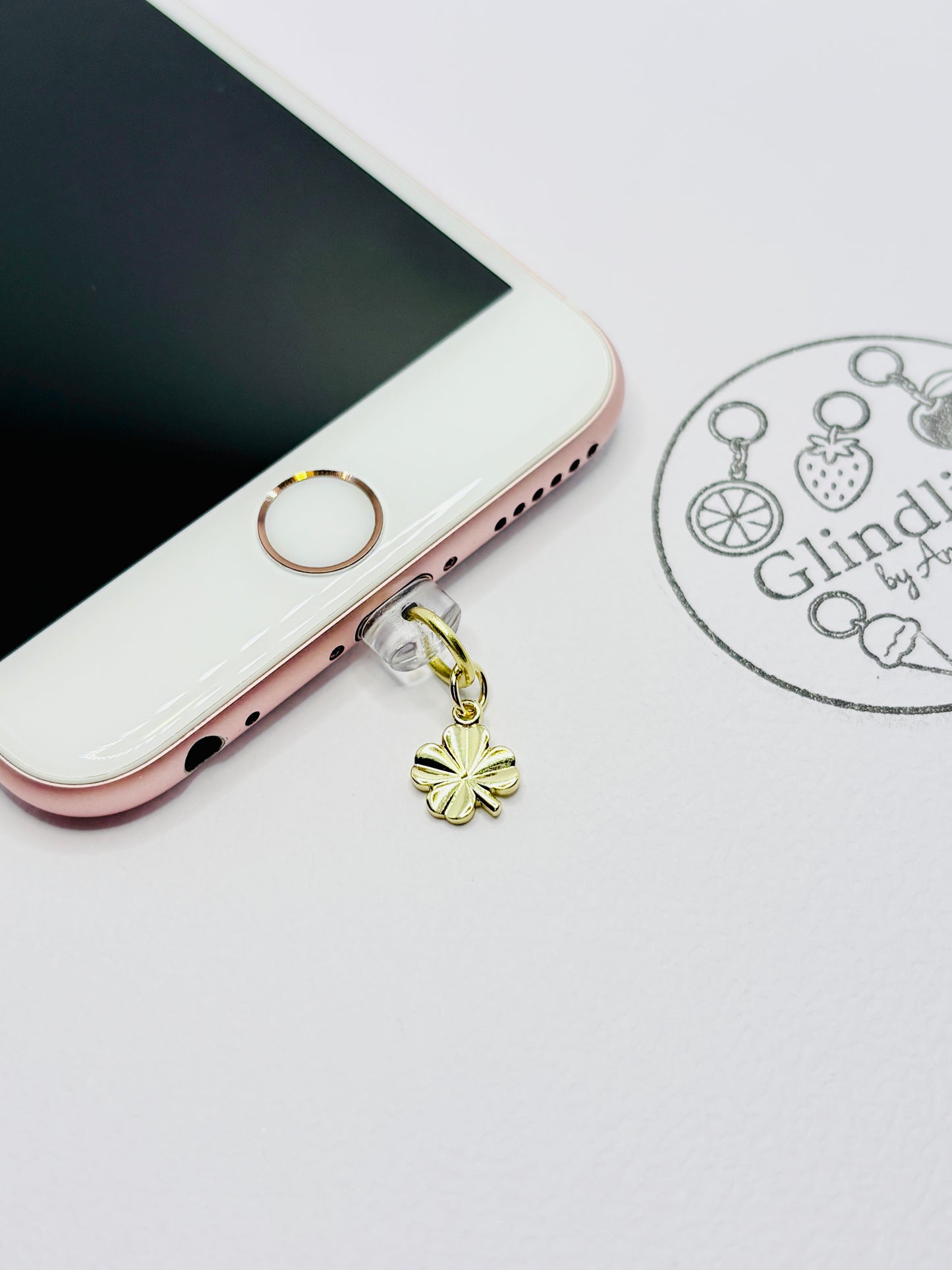 Mini Charm vierblättriges Kleeblatt. Glücksbringer für jeden Tag