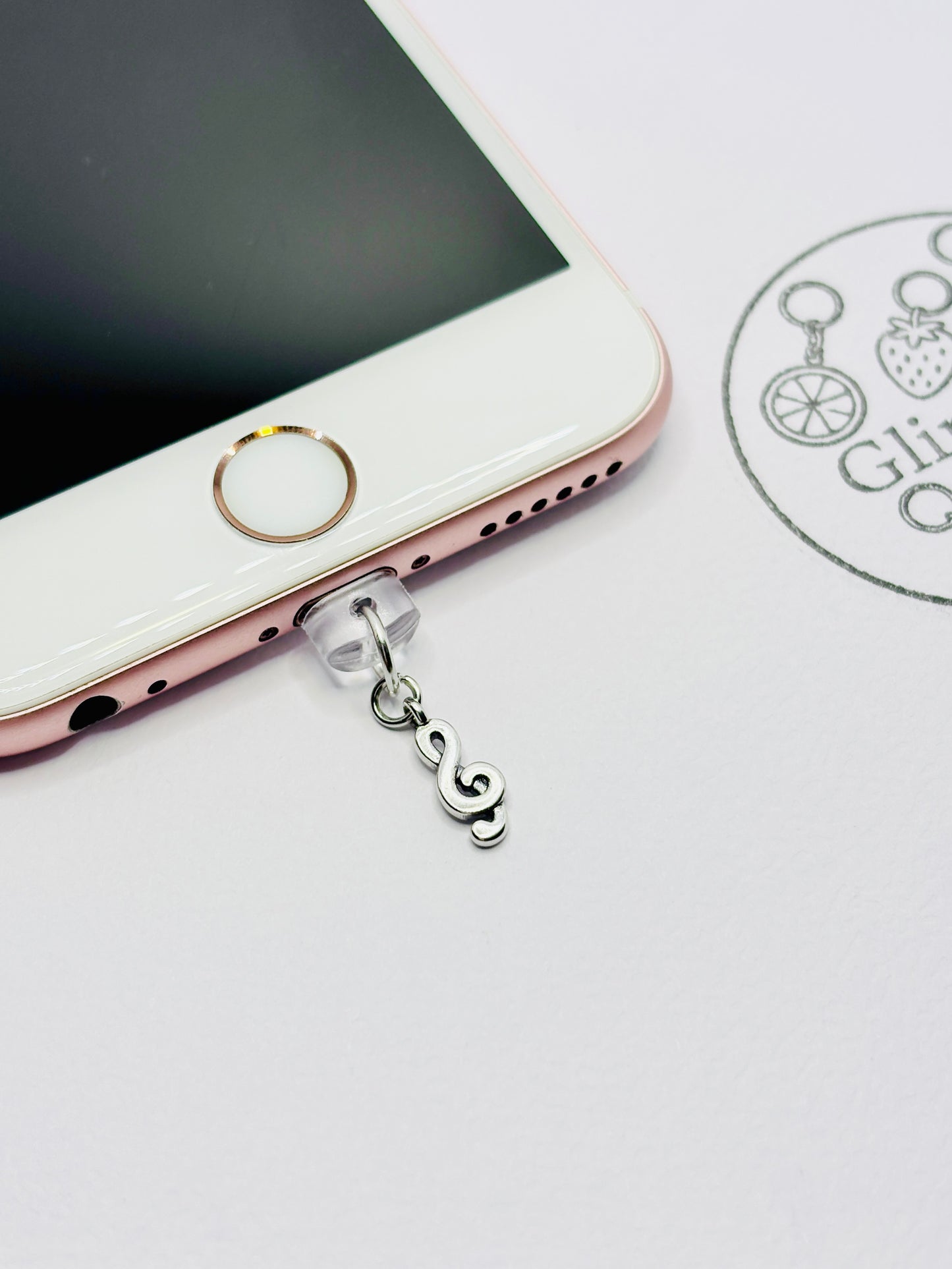 Mini Charm Notenschlüssel. Charm Anhänger für Musikliebhaber:innen