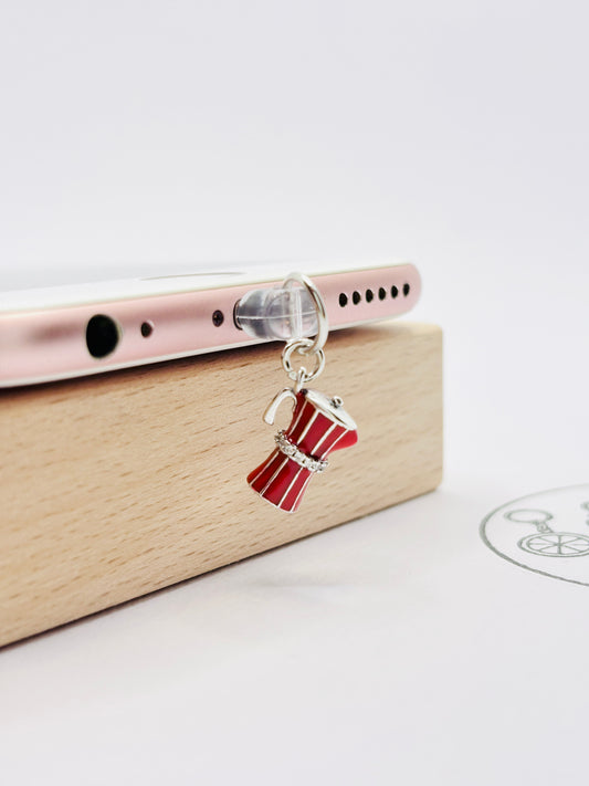 Mini Charm rote Mokkakanne. Charm Anhänger für Kaffeeliebhaber:innen