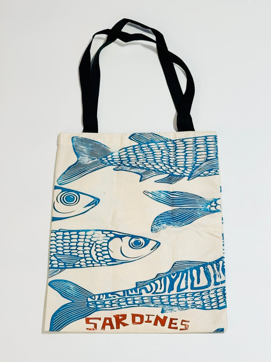 SARDINEN Tote Bag mit maritimen Fischmotiven. Stilvolles Statement im COASTAL Stil