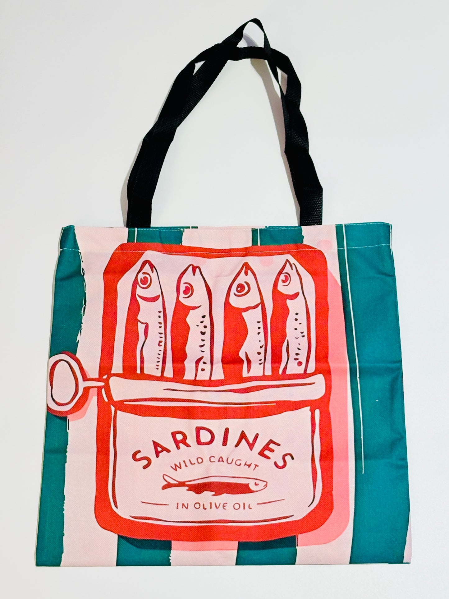 Sardinen Tote Bag mit Retro-Dosenmotiv und mediterranem Flair