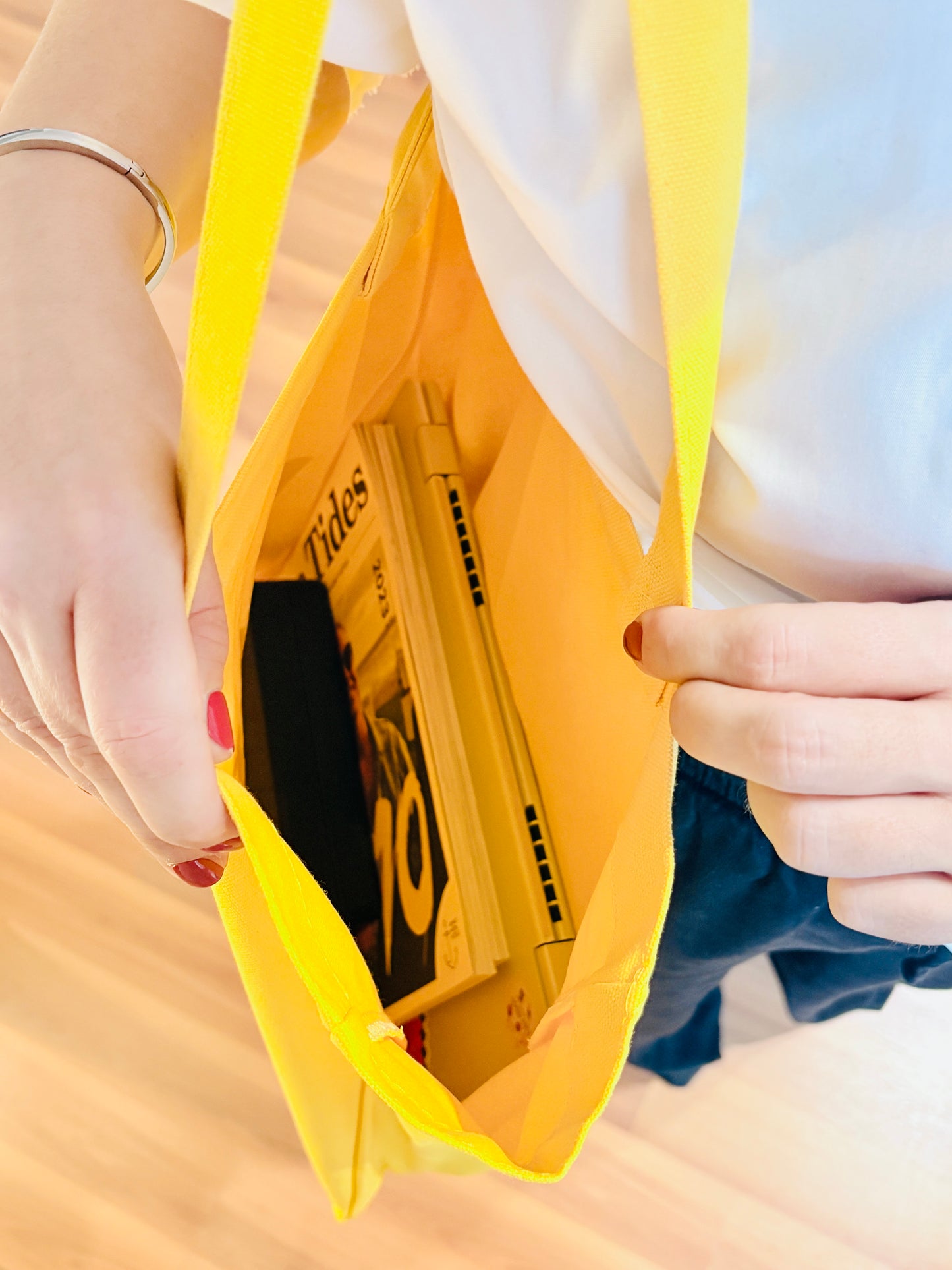 Merci Paris Tote Bag. Sonniges Statement mit französischer Leichtigkeit