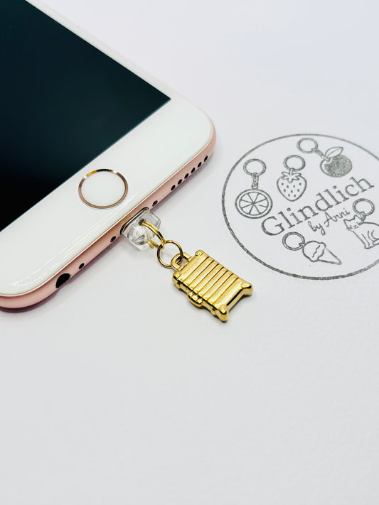 Koffer Mini Charm in Gold. Reiselust als stilvolles Detail für dein Smartphone