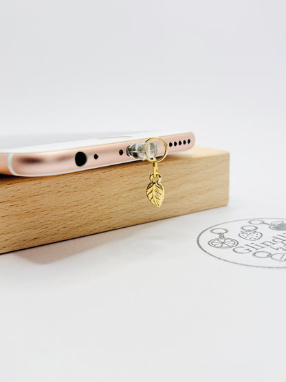 Blatt Mini Charm in Gold. Natürliches Stil-Detail für dein Smartphone