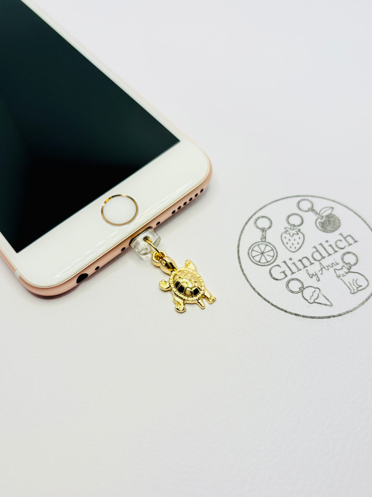 Schildkröten Mini Charm in Gold. Charm Anhänger für Ruhe, Beständigkeit und Meeresliebe