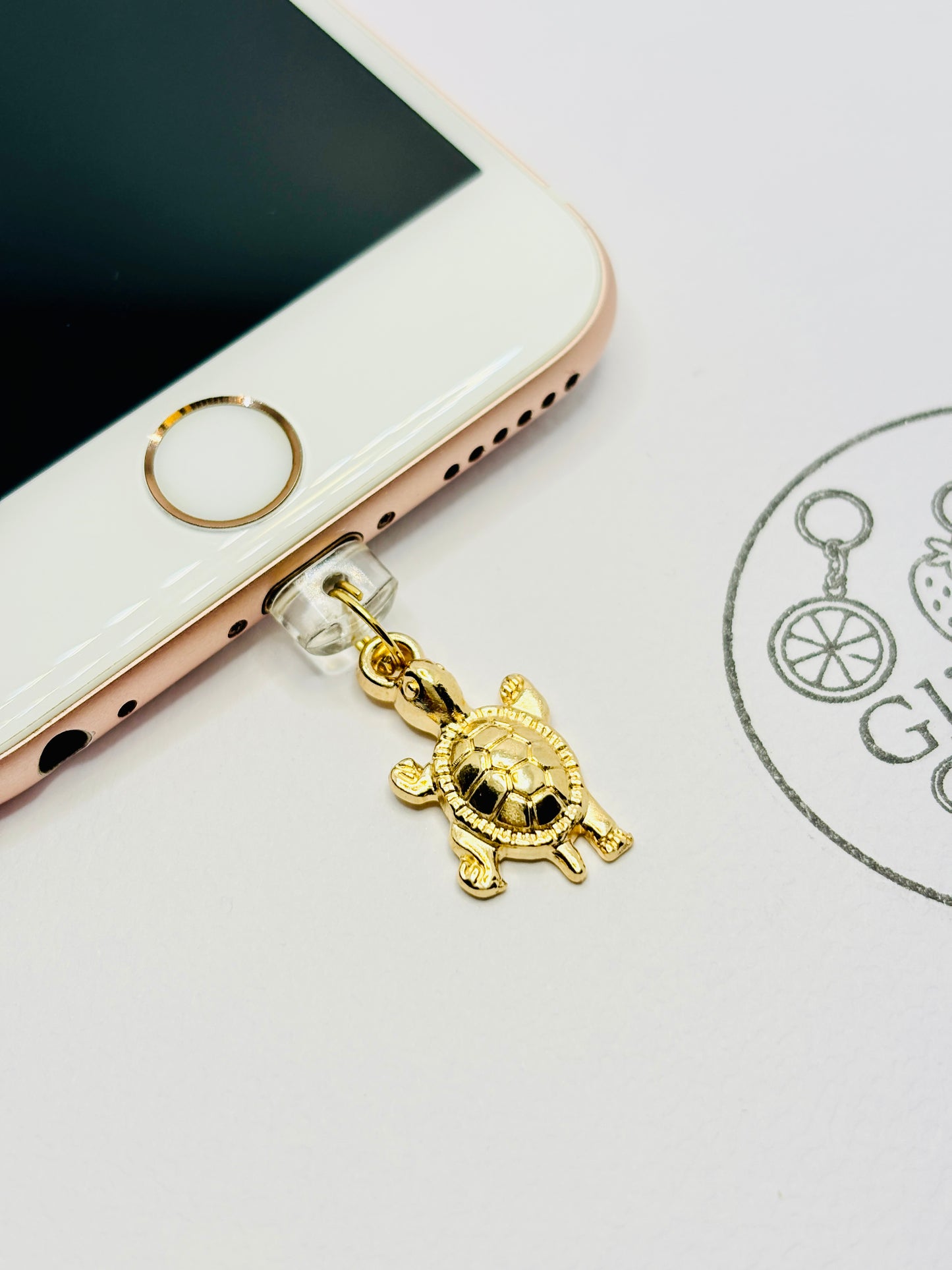 Schildkröten Mini Charm in Gold. Charm Anhänger für Ruhe, Beständigkeit und Meeresliebe