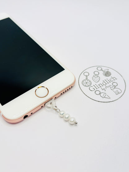 Perlen Charm mit drei Perlen. Minimalistischer Charm Anhänger für elegante Stilmomente