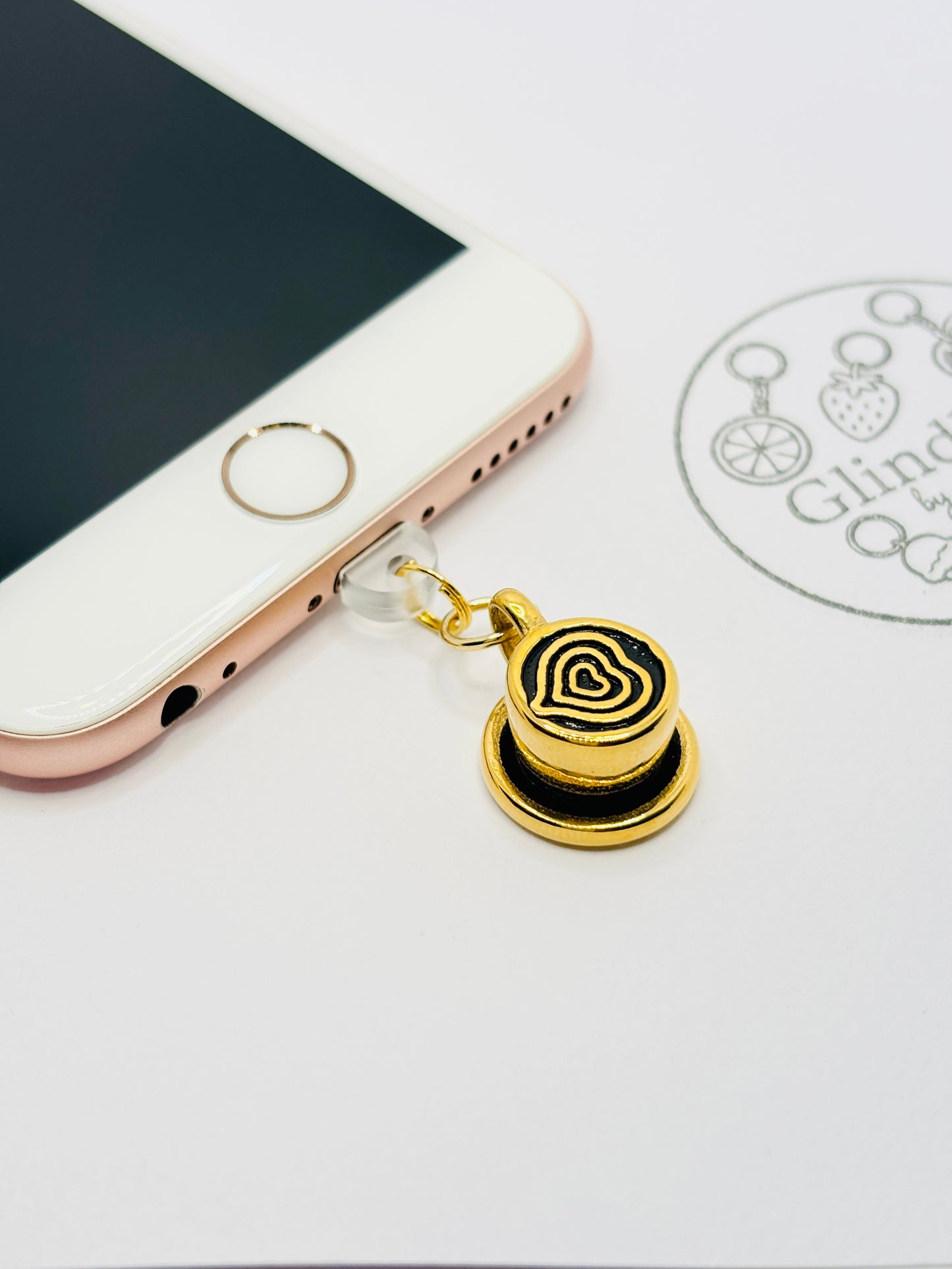 Kaffee Charm mit Herz Latte Art. Charm Anhänger für Coffee Lover und kleine Genussmomente