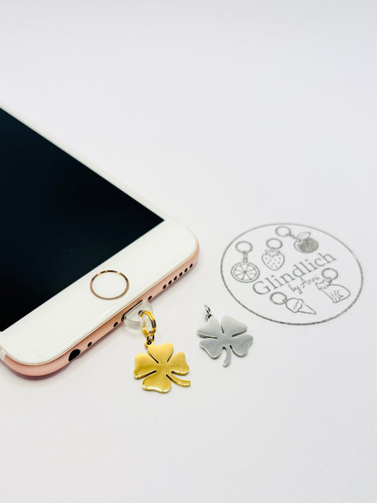 Mini Charm Kleeblatt in Silber. Dezenter Glücks-Charm