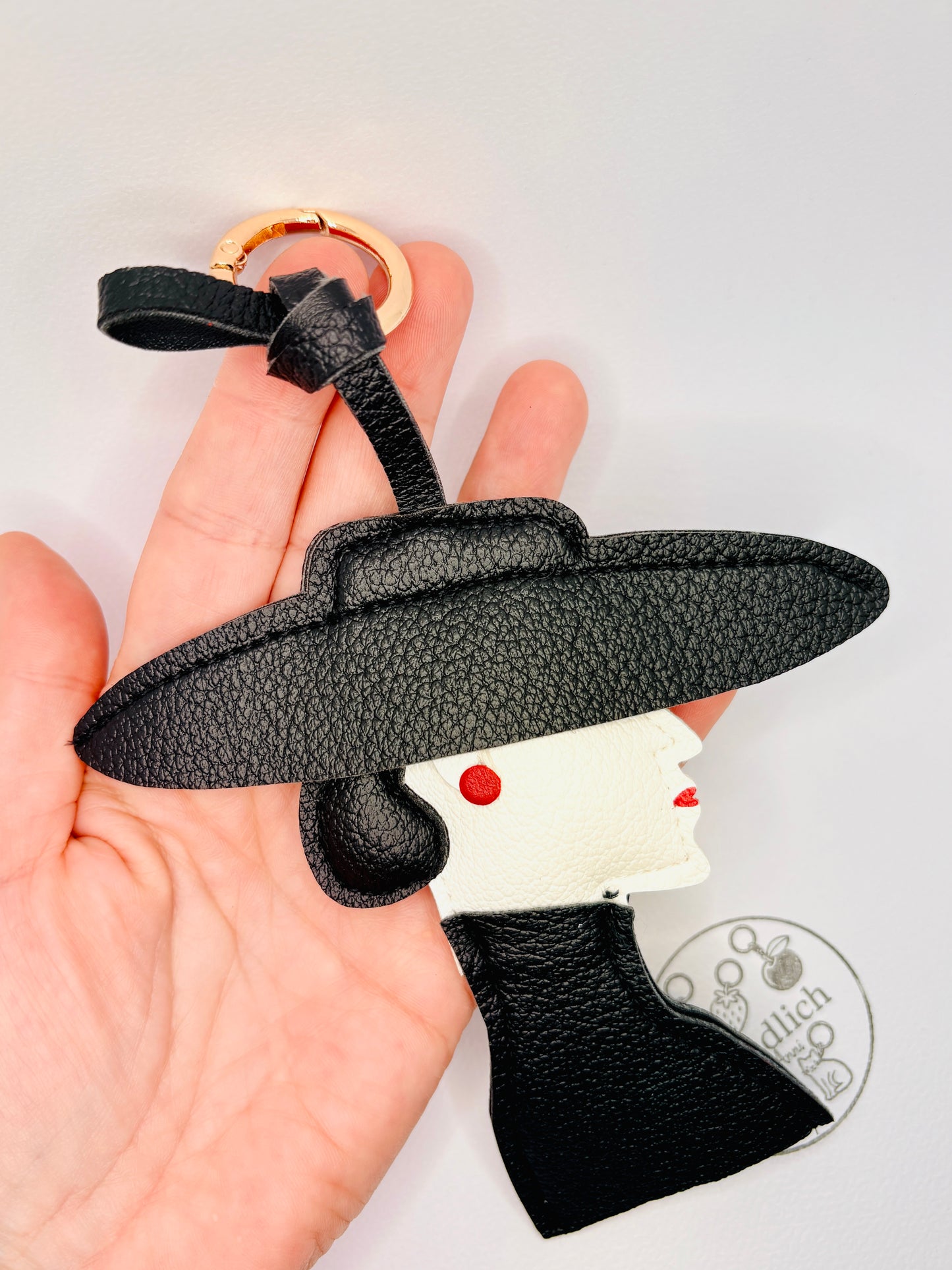 Pariserin Bag Charm. Eleganter Anhänger für stilvolle Fashion Momente