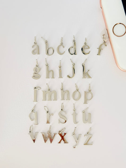 Buchstaben Handy Charm. Dein persönliches Statement fürs Smartphone.