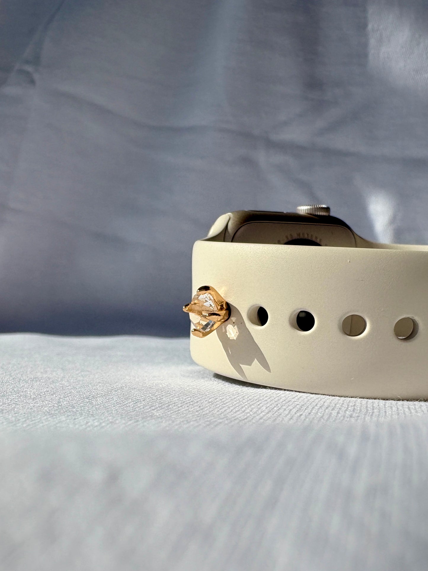 Diamant Watch Charm. Funkelnder Glanz fürs Handgelenk.