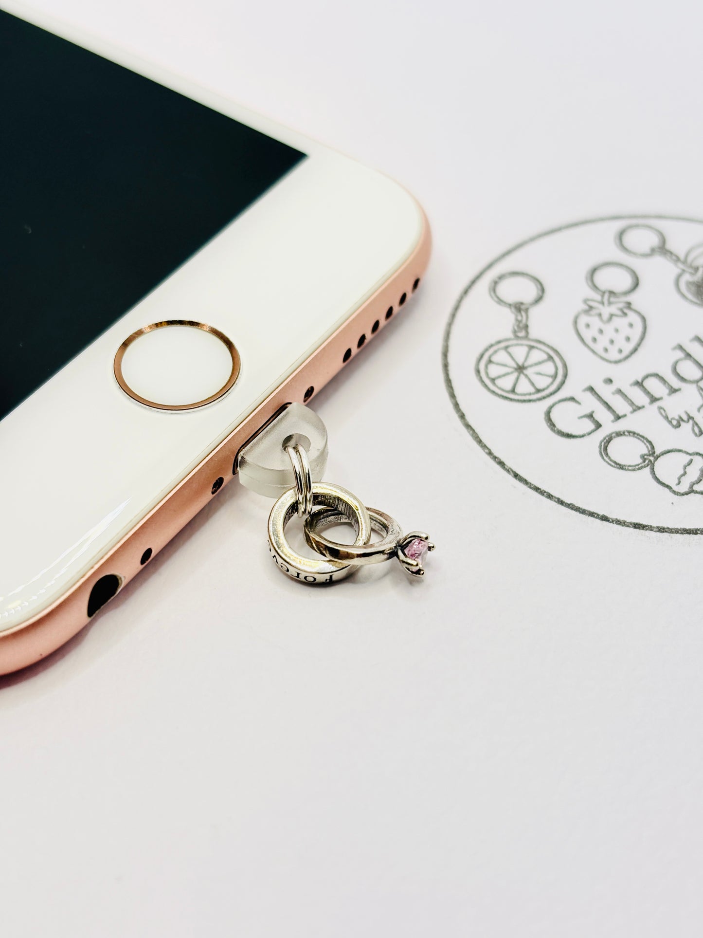 Sparkle Ring Silber Handy Charm. Ruhige Eleganz fürs Smartphone.
