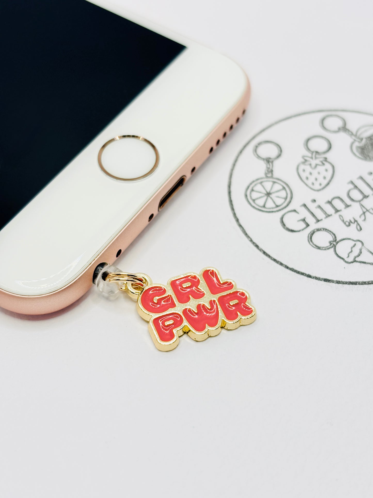 GRL PWR Mini Charm. Dein Statement für starke Mädchen.