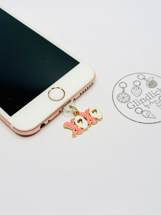 XOXO Mini Charm. Für alle, die Liebe sichtbar machen.