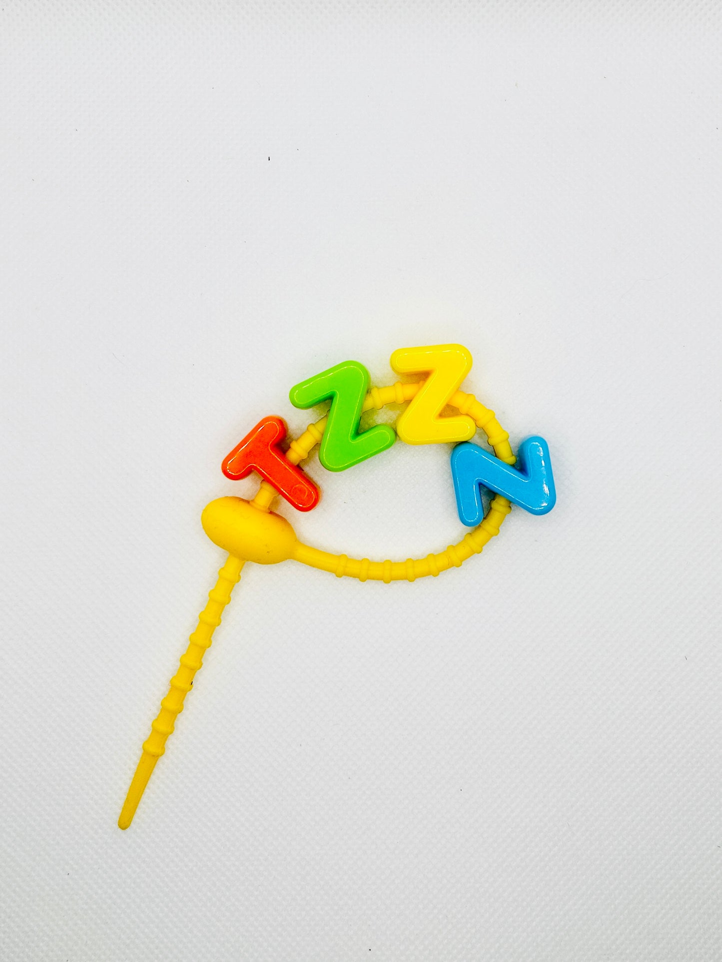 Acryl Buchstaben mit Silikonband. Bunt schrill