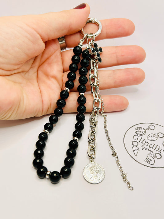 Kettentaschenanhänger in Silber mit Perlen und Charms für Tasche und Rucksack