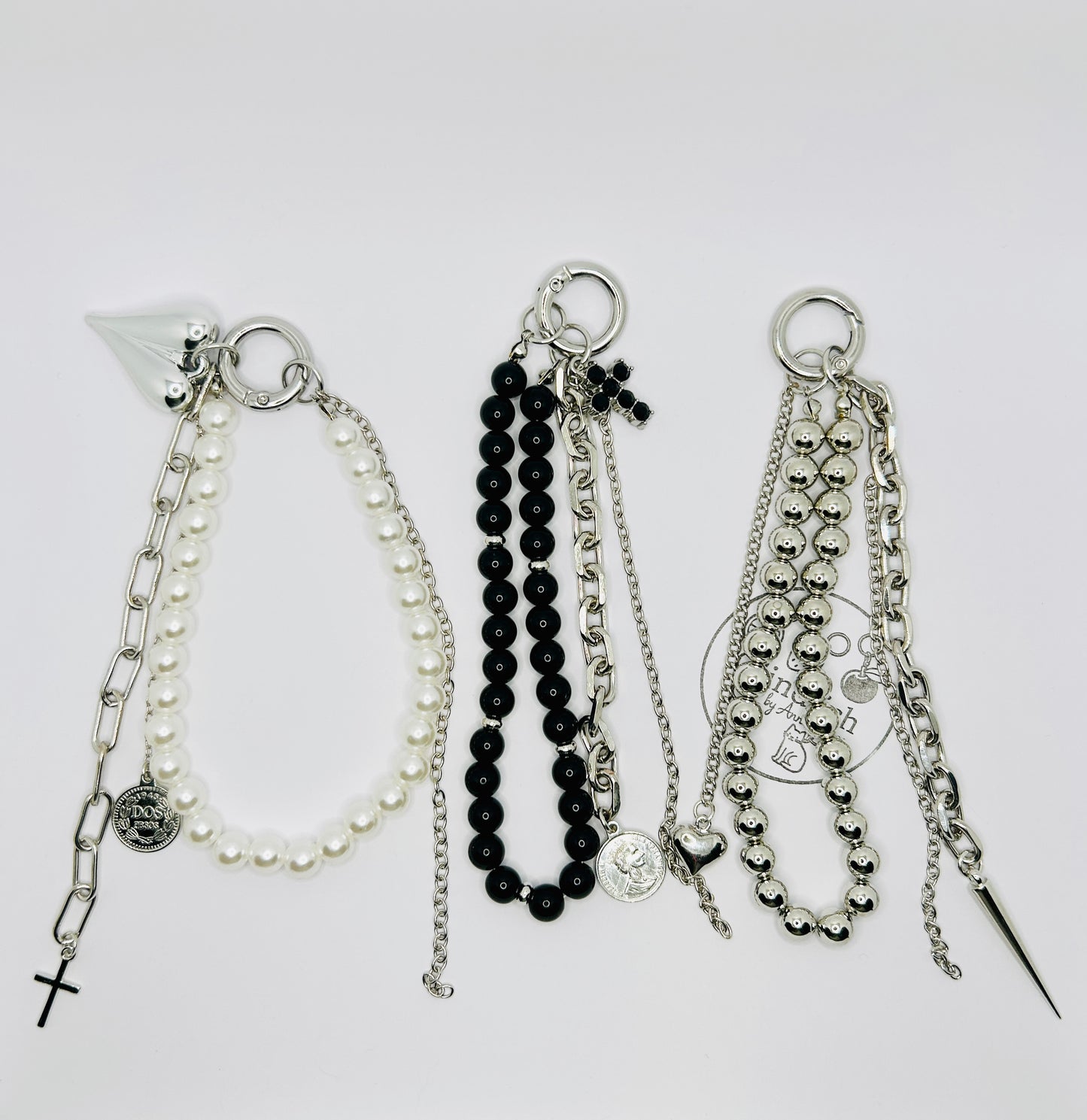 Kettentaschenanhänger in Silber mit Perlen und Charms für Tasche und Rucksack