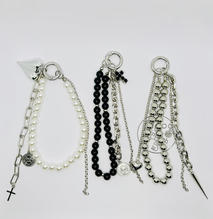 Kettentaschenanhänger in Silber mit Perlen und Charms für Tasche und Rucksack