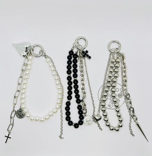 Kettentaschenanhänger in Silber mit Perlen und Charms für Tasche und Rucksack