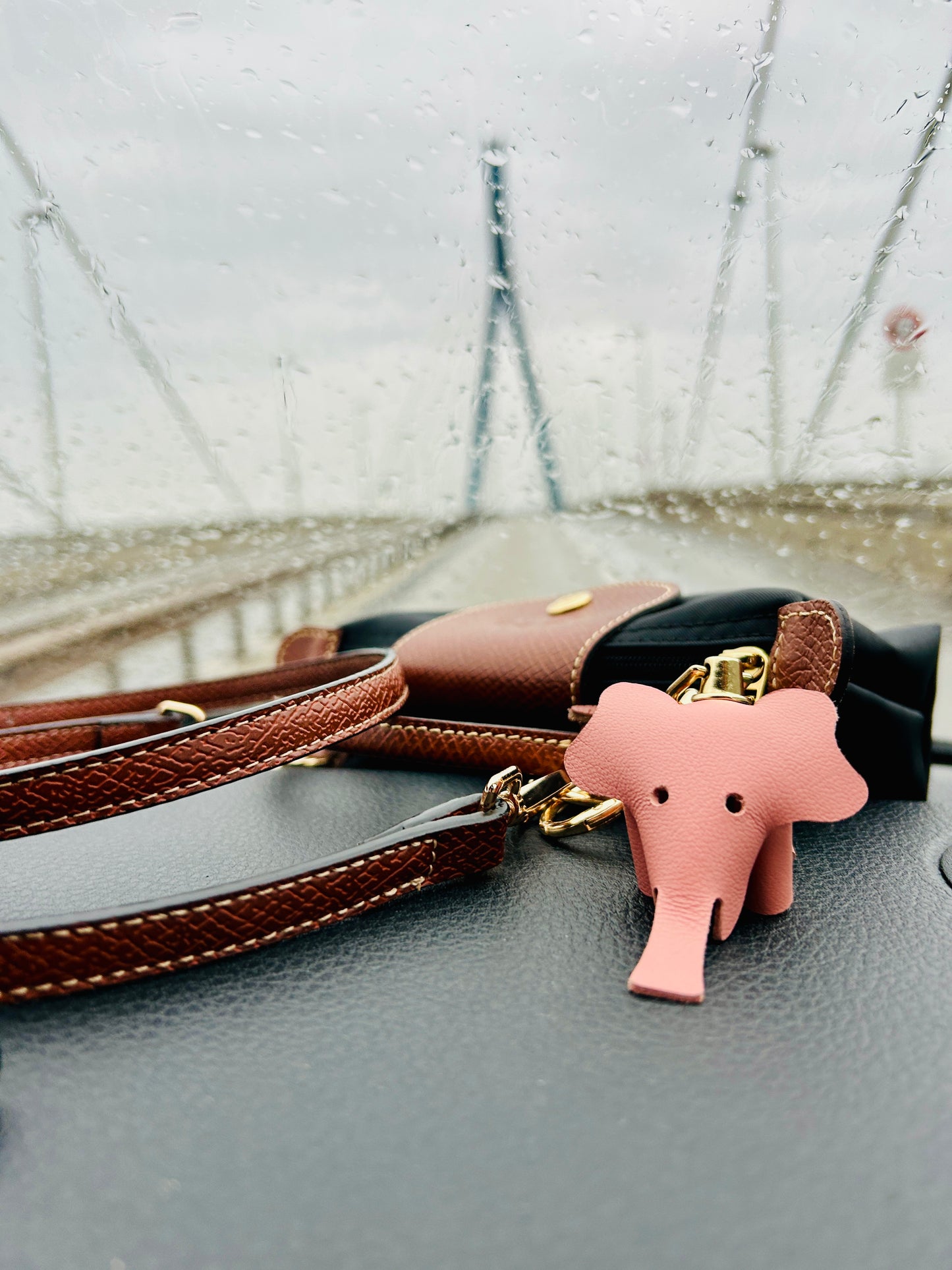 Echtleder Elefant Anhänger für Taschen und Schlüssel Glindlich Bag Charm
