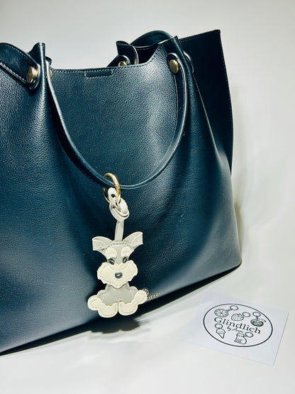 Schnauzer Hund Schlüsselanhänger. Kunstleder Taschenanhänger. Rucksack Anhänger Hundeliebhaber