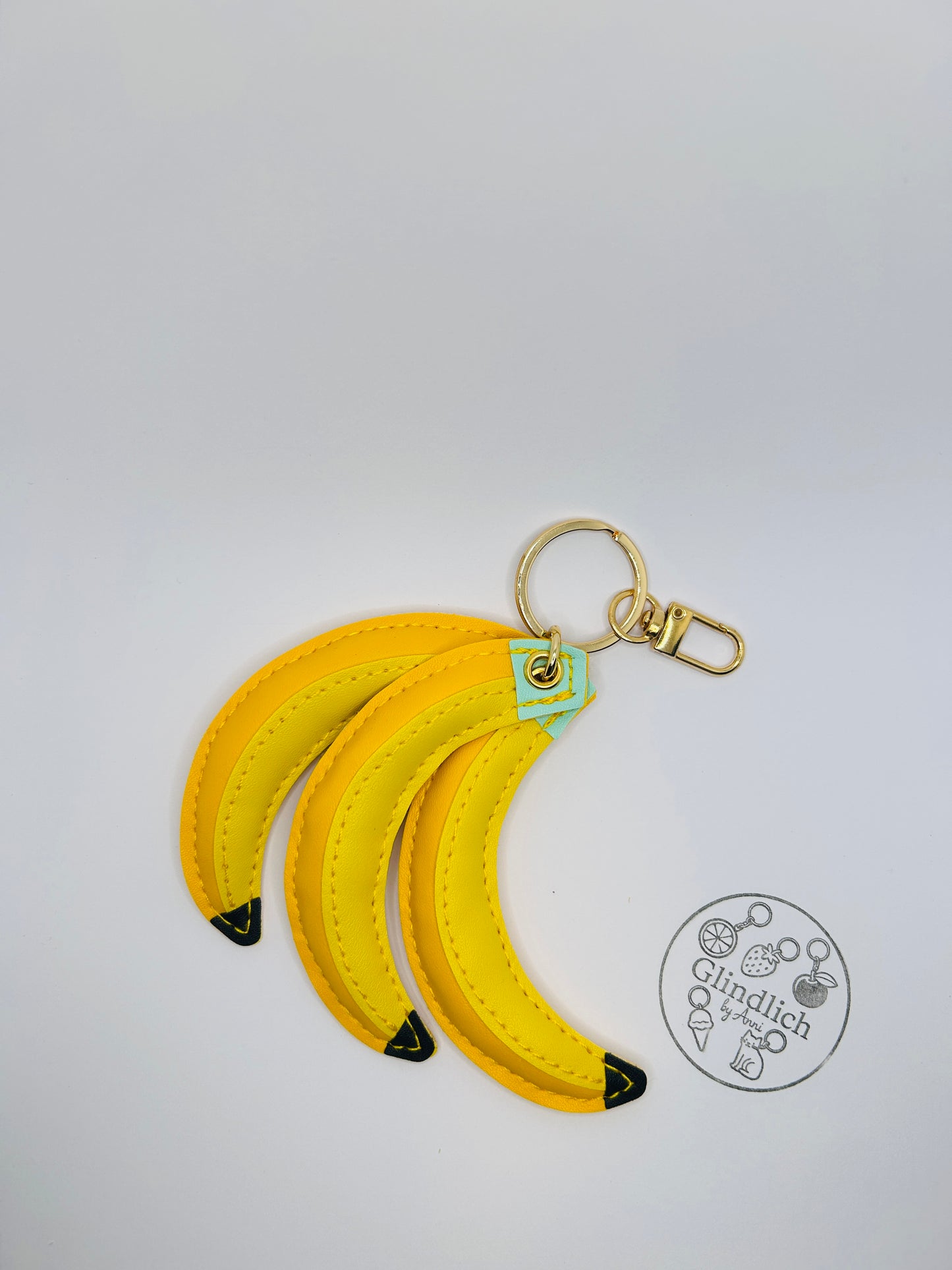 Bananen  als Taschenanhänger. Geschenk für Bananen Fans. Kunstleder in Gelb für Tasche und Rucksack.