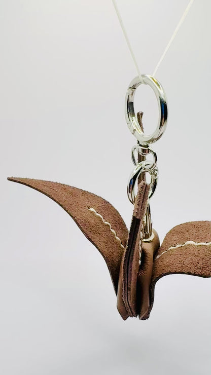 Handgefertigter Leder Origami Kranich Anhänger