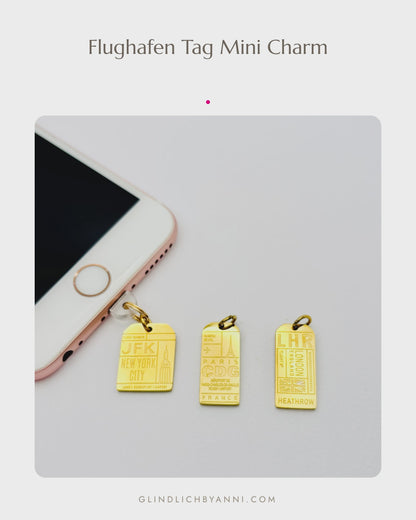 Flughafen Tag Mini Charm. Für alle, die die Welt in der Tasche tragen.